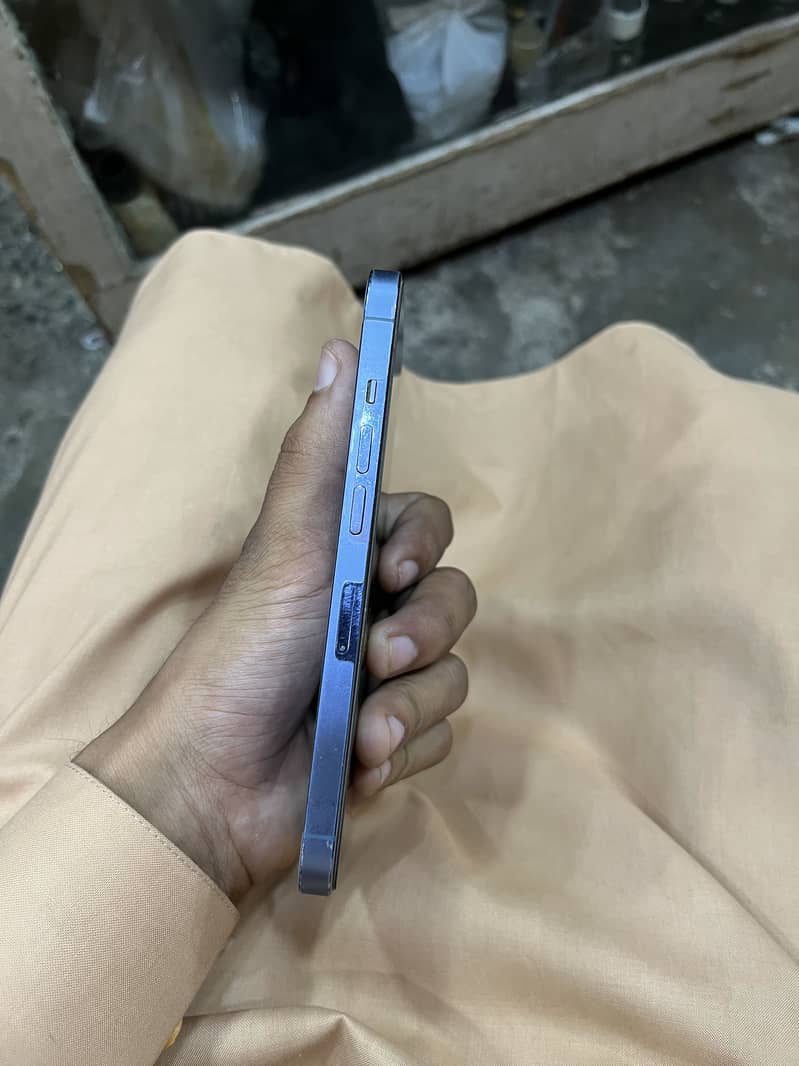 Apple iPhone 13 Pro 4