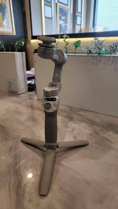 DJI OM 5 Mobile Gimbal for Sale - 10/10 Condition