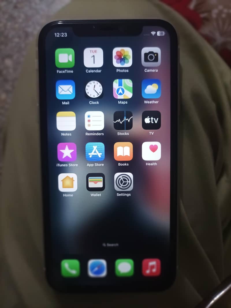 Apple iPhone 11 4