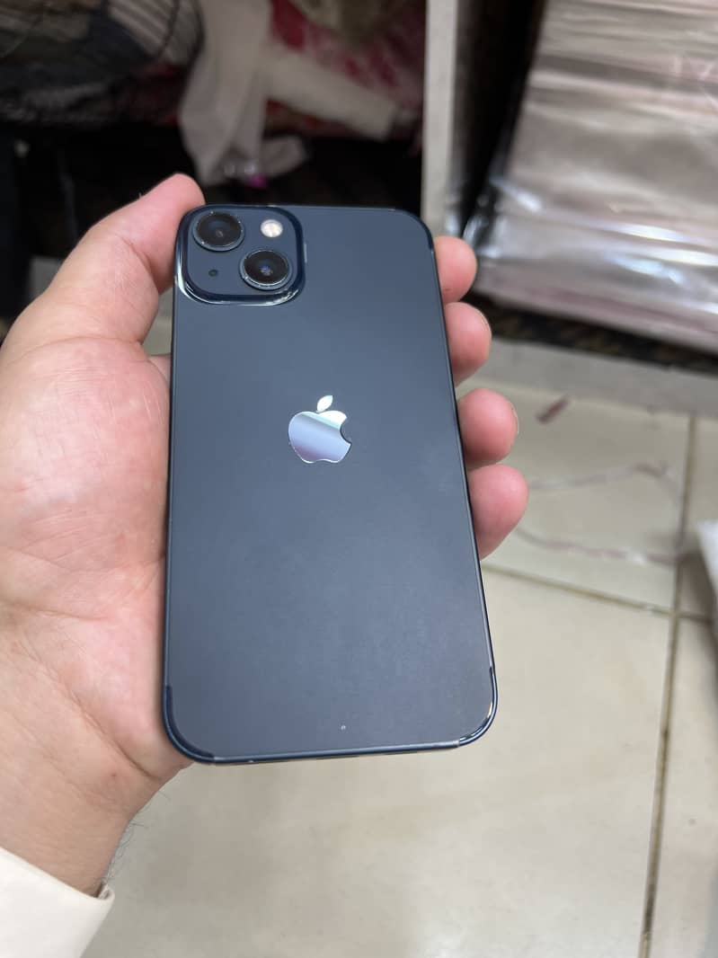 Apple iPhone 13 1