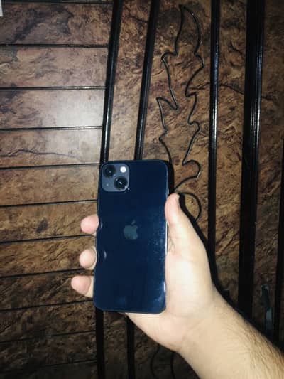 Apple iPhone 13