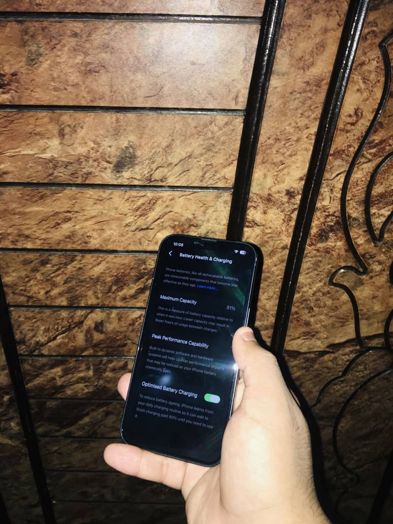 Apple iPhone 13 1