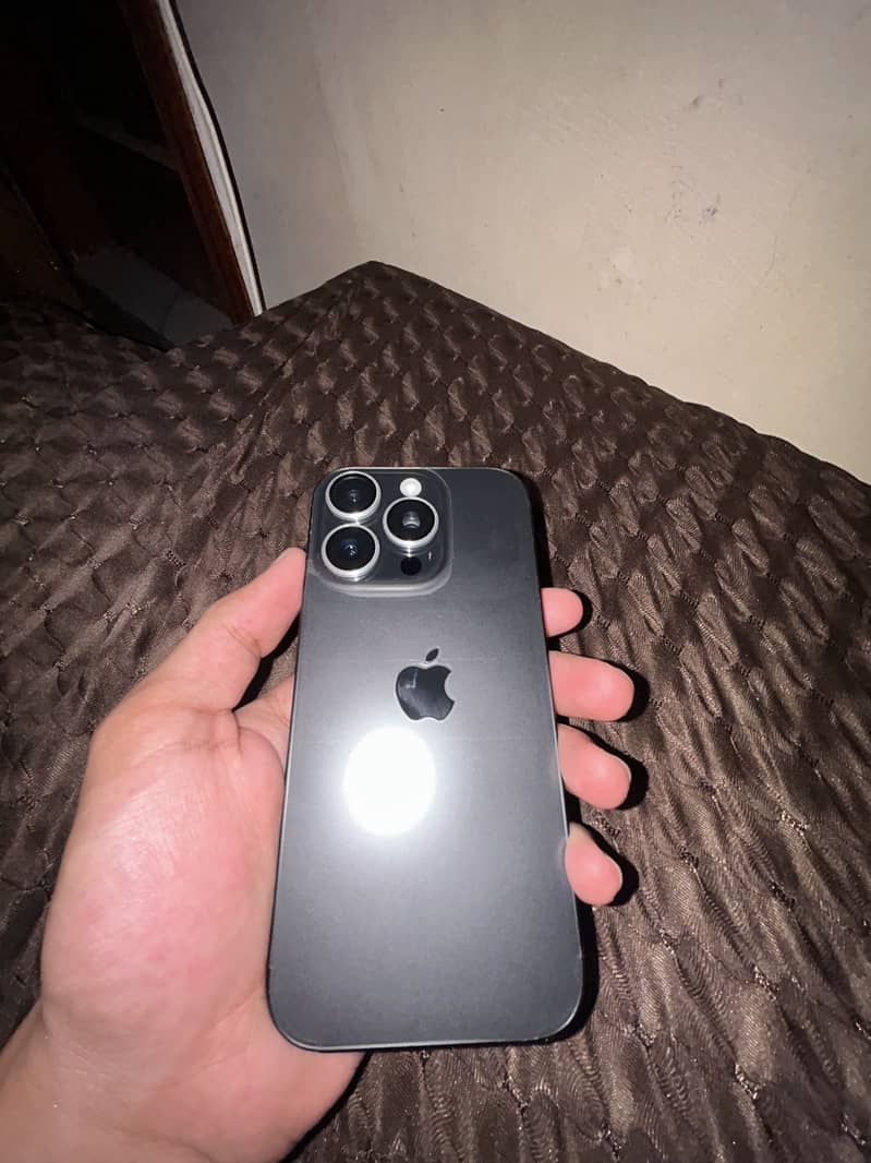 Apple iPhone 16 Pro 2