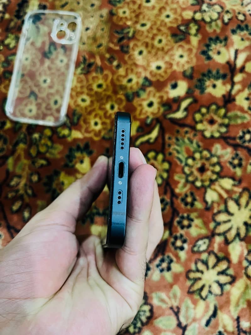 Apple iPhone 13 3