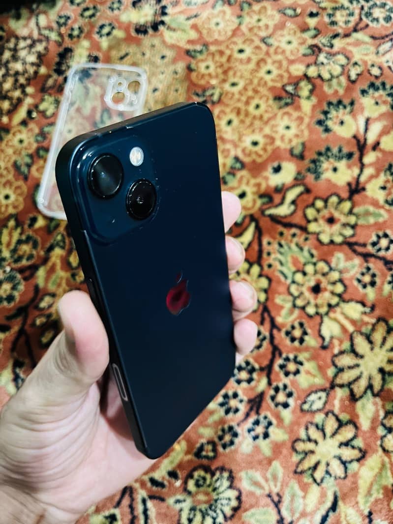 Apple iPhone 13 4