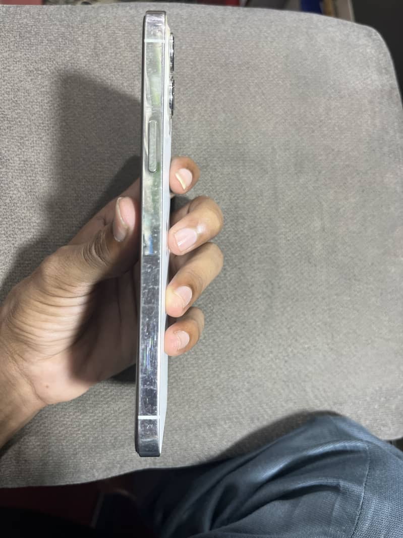 Apple iPhone 12 Pro Max 3