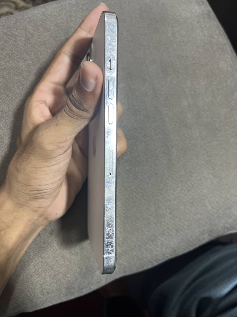 Apple iPhone 12 Pro Max 4