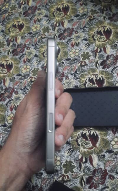 Apple iPhone 16 Pro