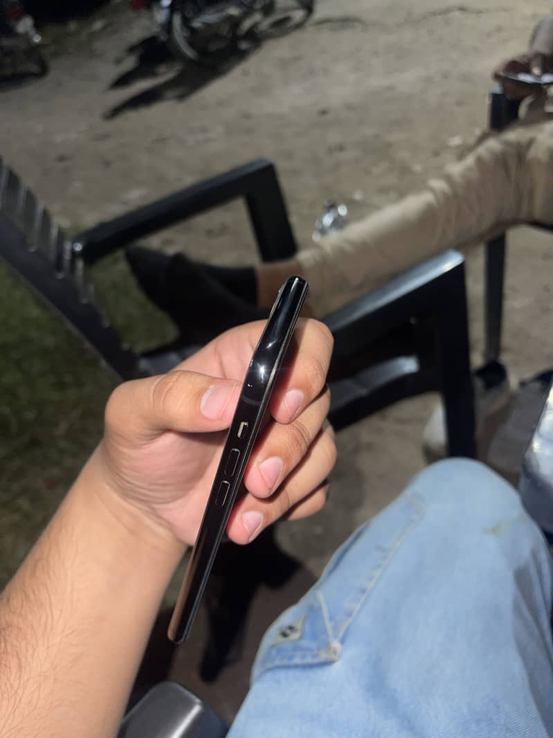 Apple iPhone 11 Pro 2