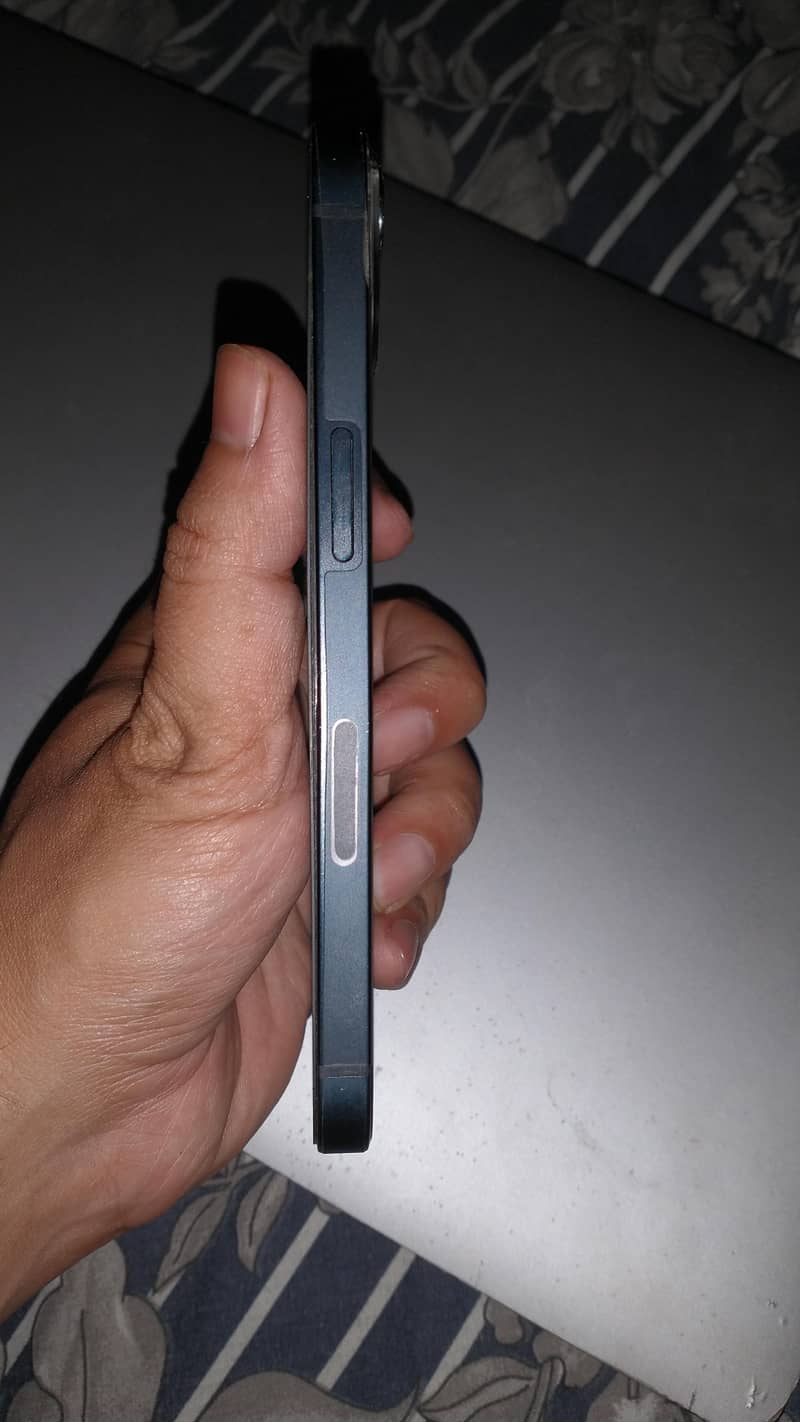 Apple iPhone 13 3