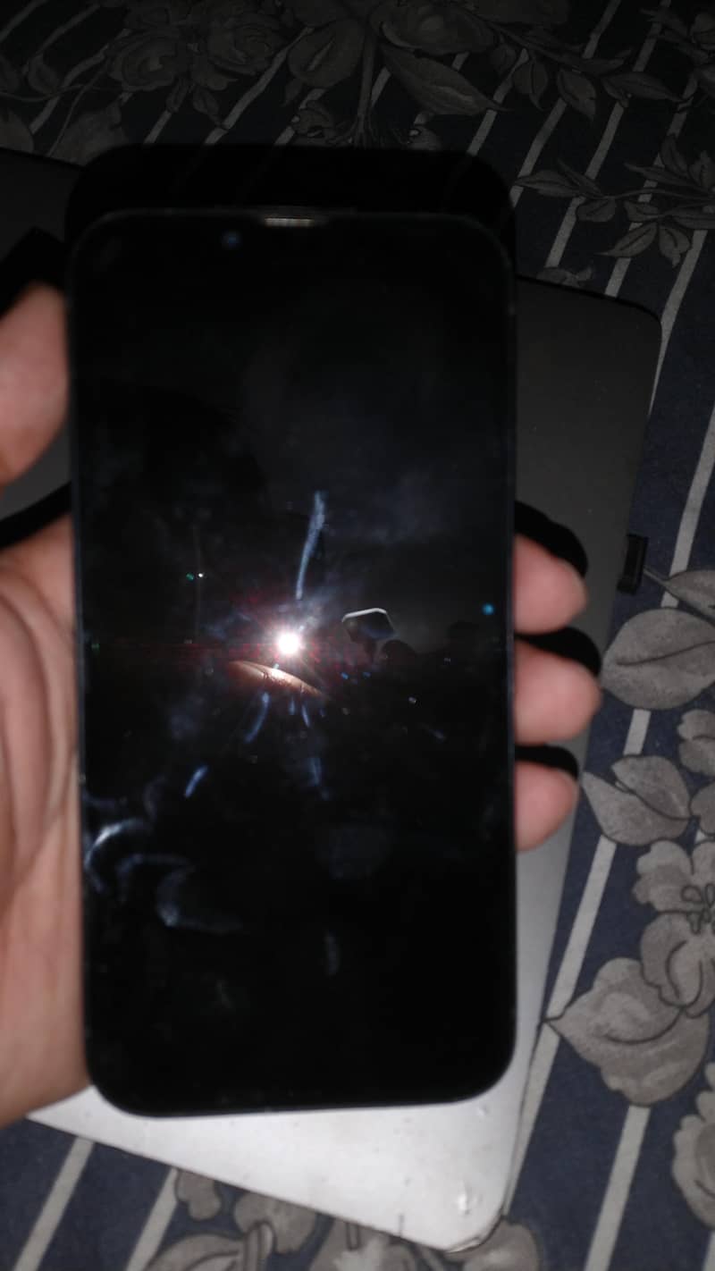 Apple iPhone 13 9