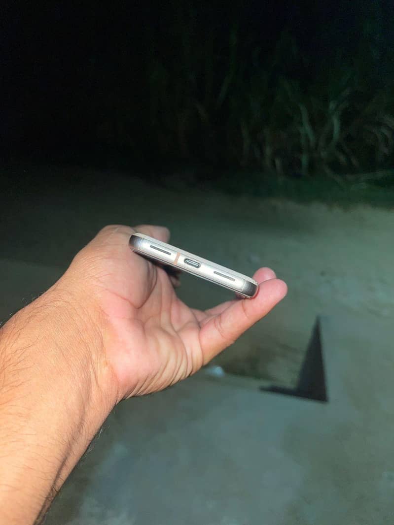 Google pixel 8 3