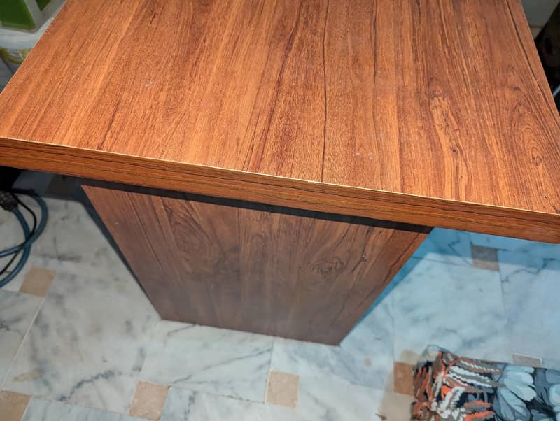 Office Table 4