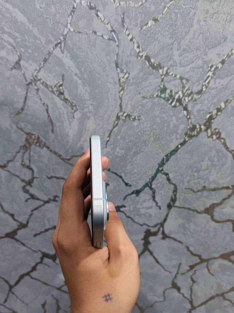 Apple iPhone 15 plus 2