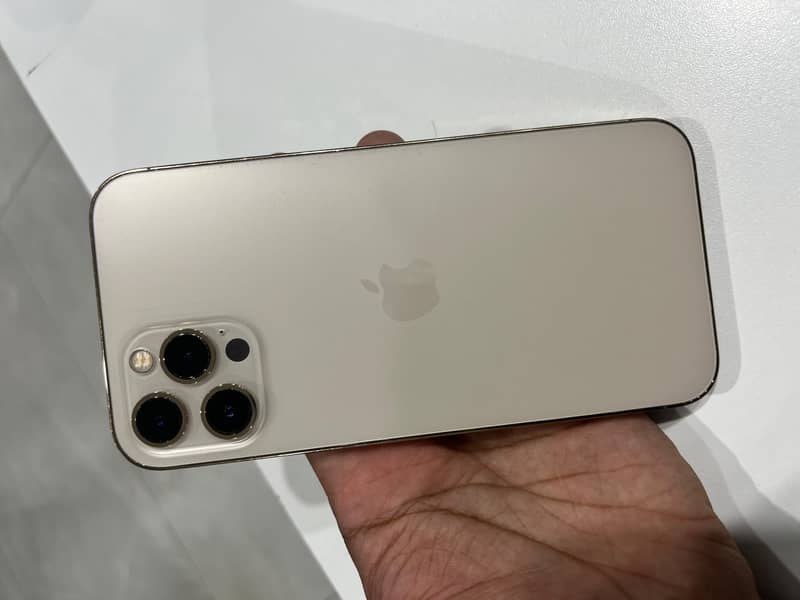 Apple iPhone 12 Pro Max 3