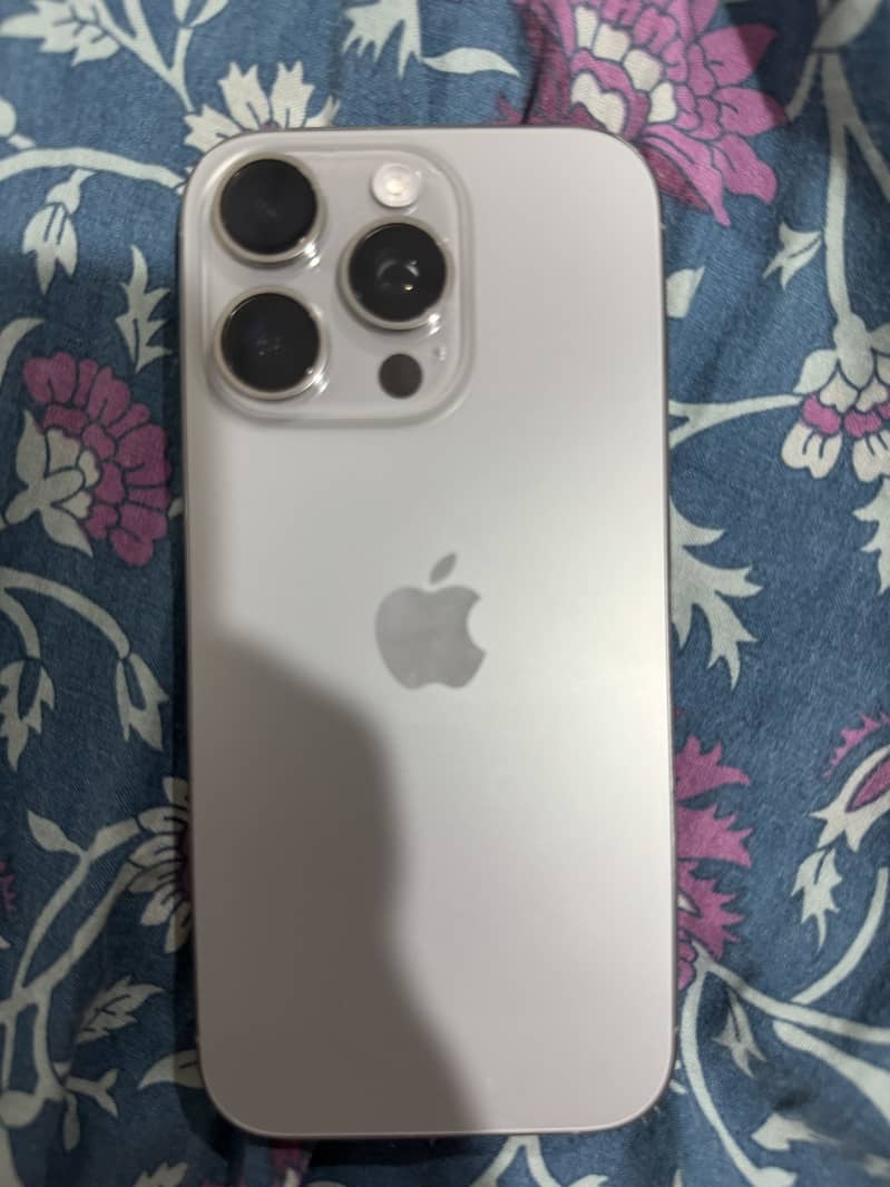 Apple iPhone 16 Pro 0