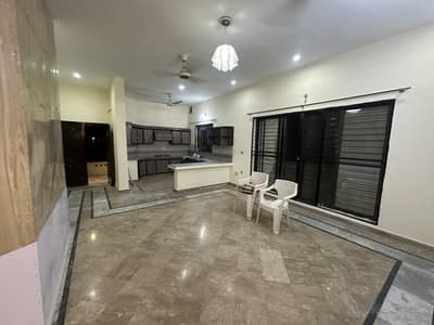 Dc colony 10 Marla upper portion for rent