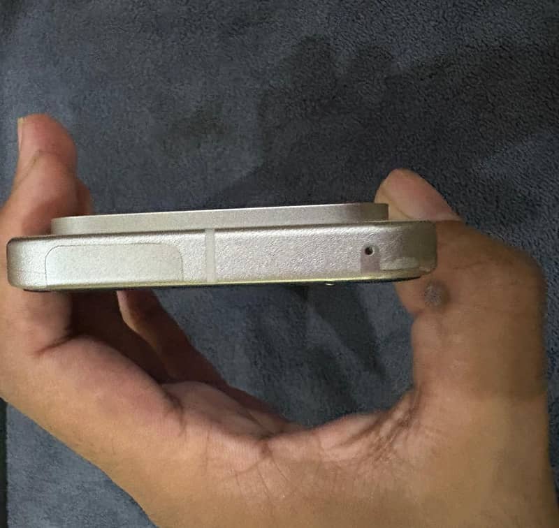 Google Pixel 9 4