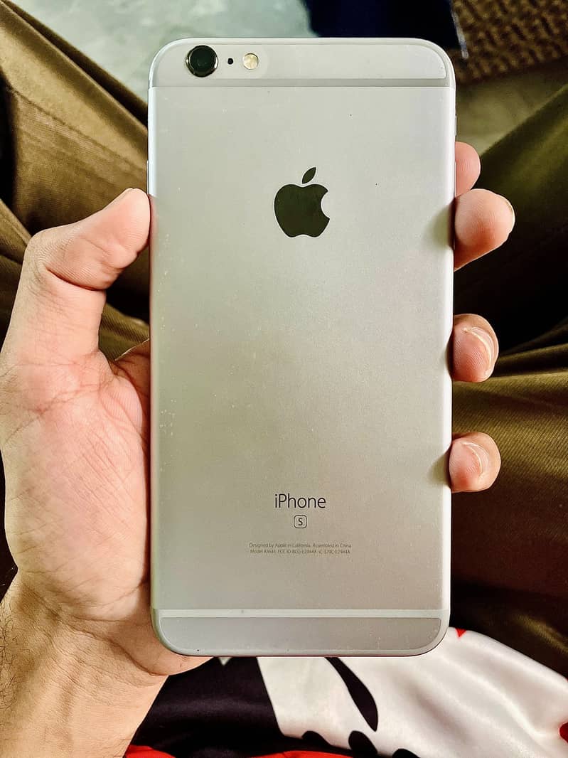 Apple iPhone 6S Plus 0
