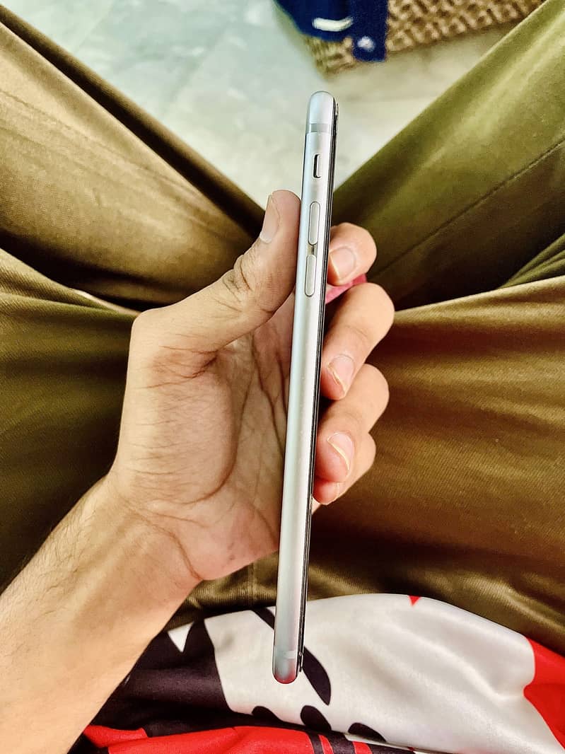 Apple iPhone 6S Plus 2