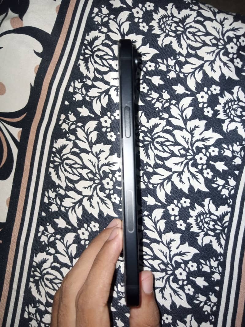 Apple iPhone 15 plus 1