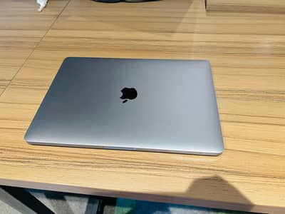 MacBook Pro 13'' 2020 | i5 | 8GB | 256GB SSD | Touch Bar