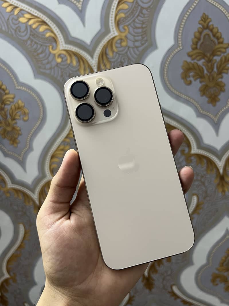 IPhone 16 Pro Max 1