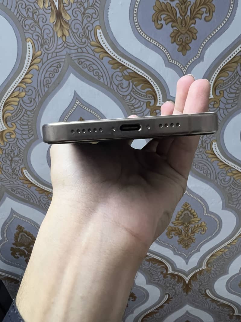 IPhone 16 Pro Max 3