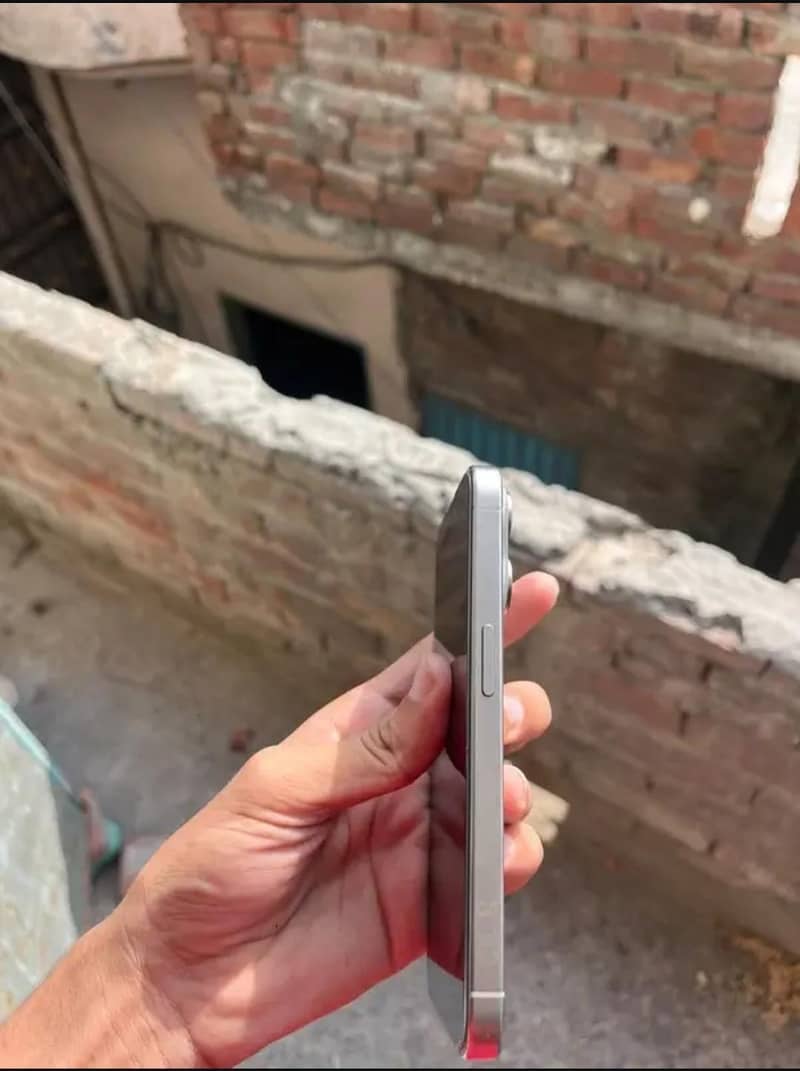 Apple iPhone 15 Pro 10