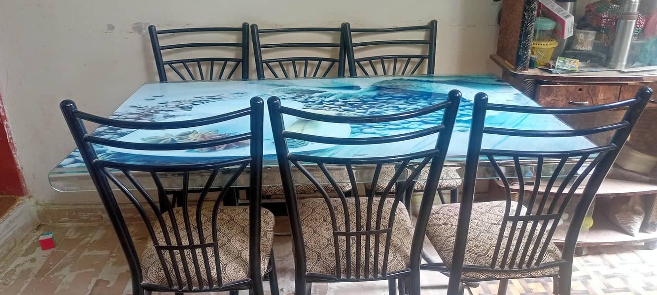 Dining table 0