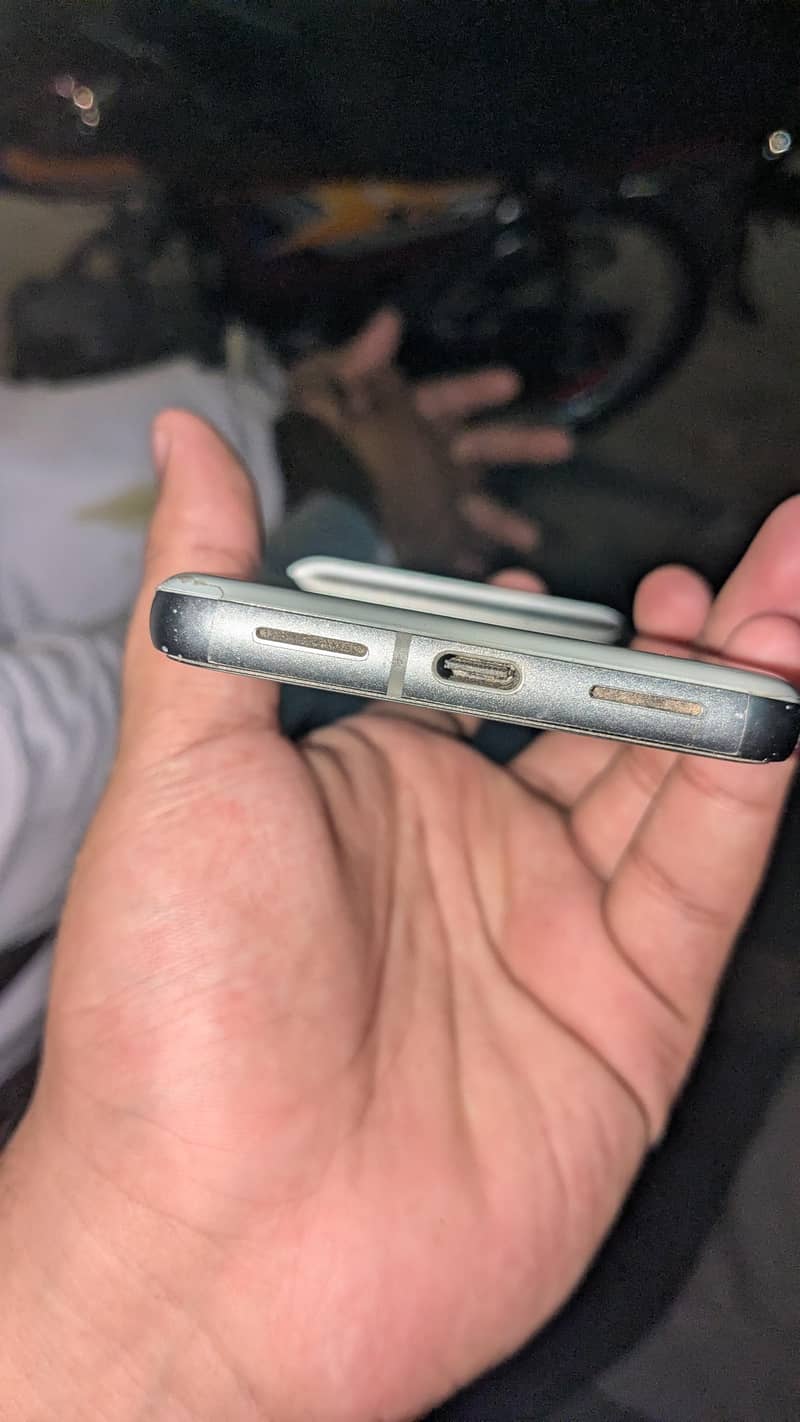 Google Pixel 8a 4