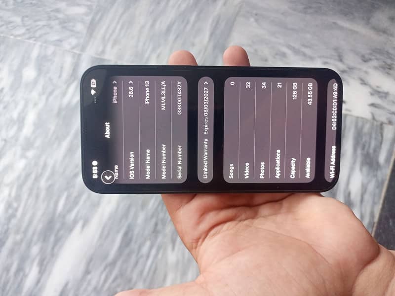 Apple iPhone 13 5