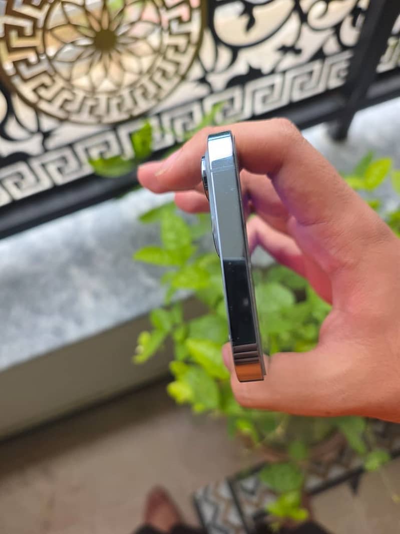 Apple iPhone 13 Pro Max 5
