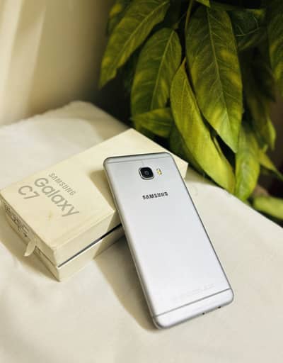 Samsung Galaxy C7