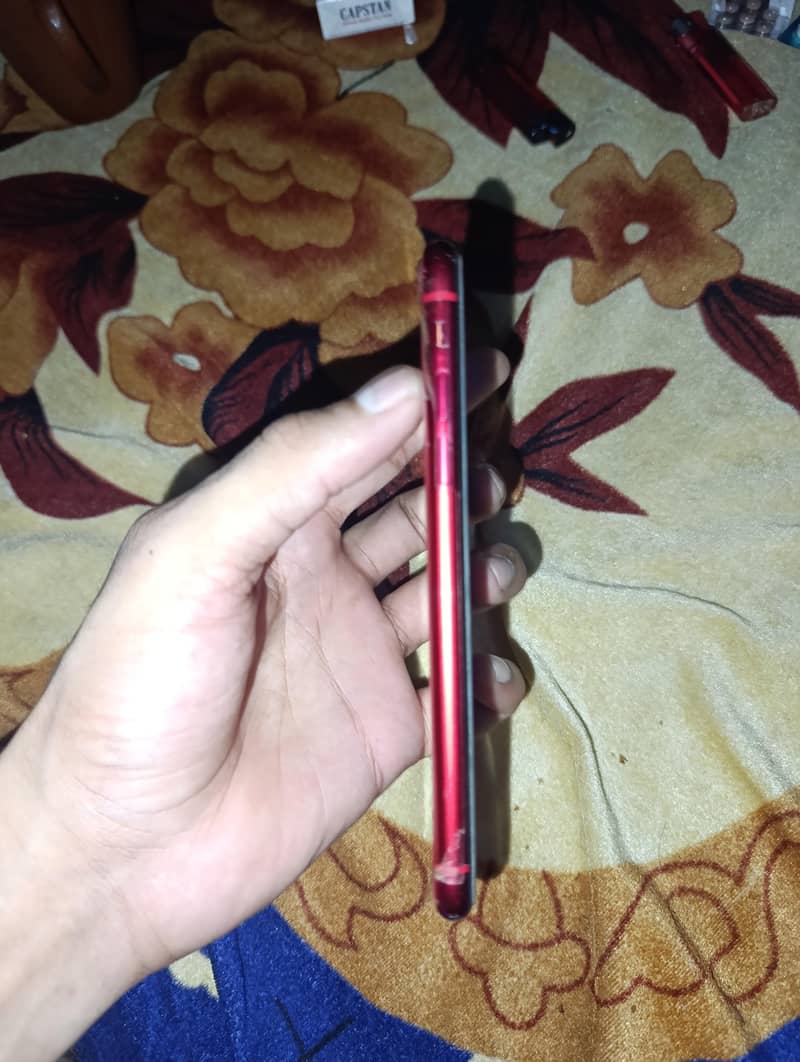 Apple iPhone 11 4