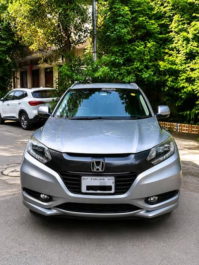 Honda Vezel Z sensing top of the line variant black edition