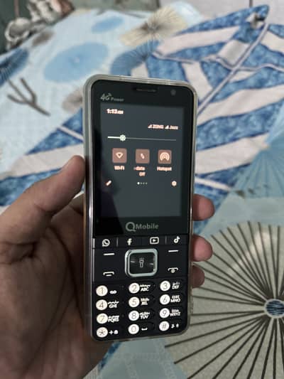 QMobile 4g power hotspot mobile dual sim touch & type 2/32