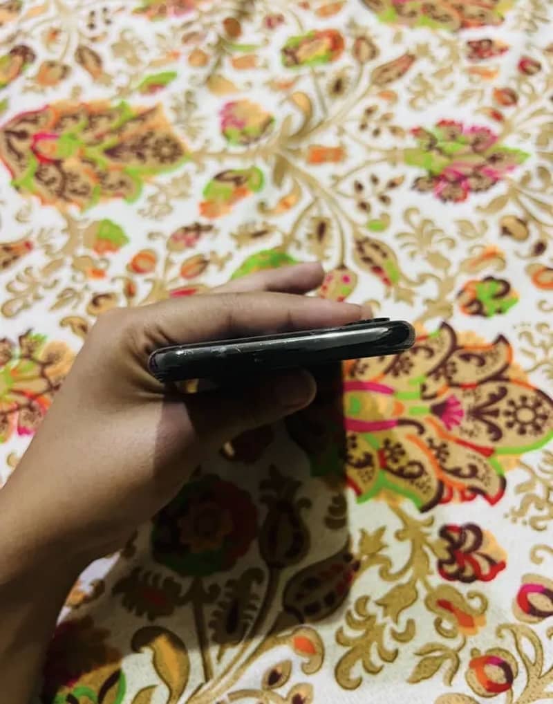 Apple iPhone X 3