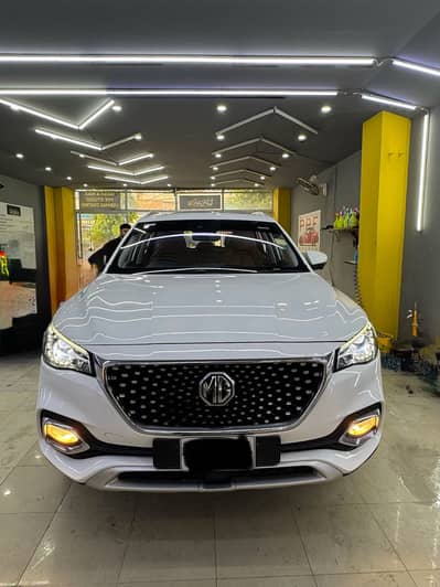 MG HS 2021