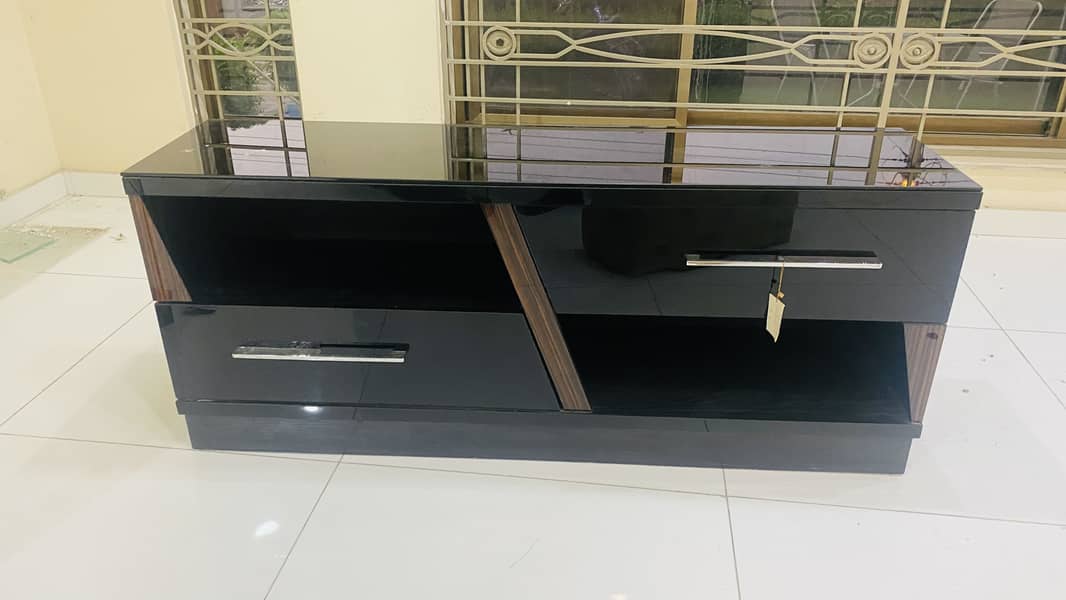 TV table 1