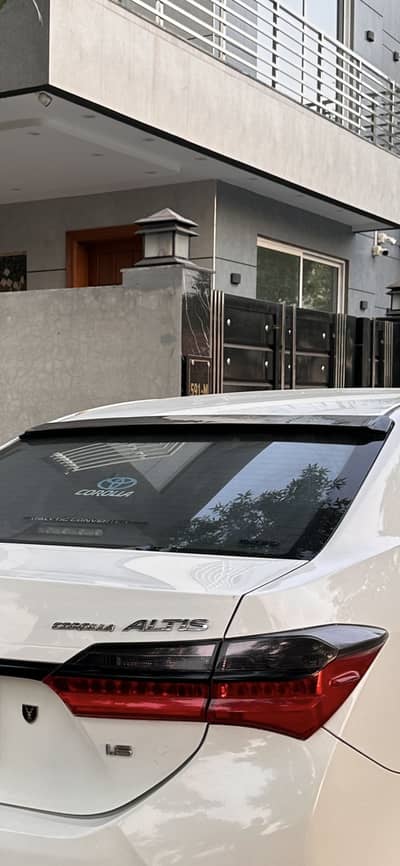 Altis Grande roof spoiler