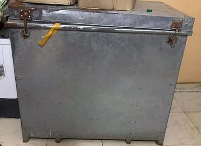 steel trunk/ sandook/ peti