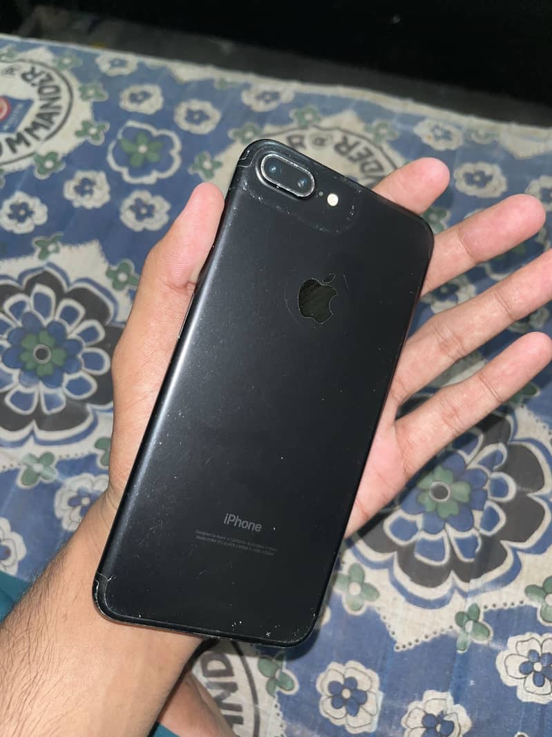 Apple iPhone 7 Plus 2