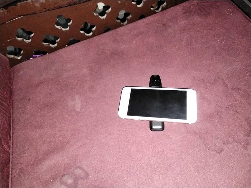 Apple iPhone 8 1