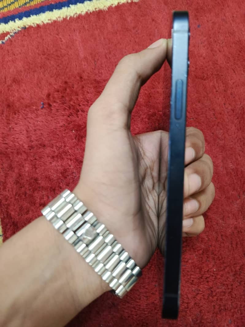 Apple iPhone 12 2