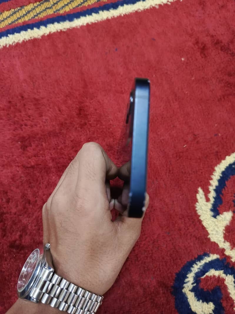 Apple iPhone 12 3