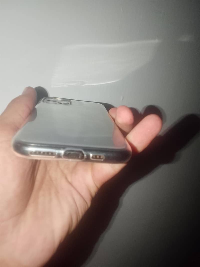 Apple iPhone 11 Pro Max 2