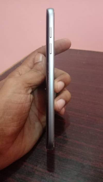 Samsung Mobile S7.03111350830 WhatsApp