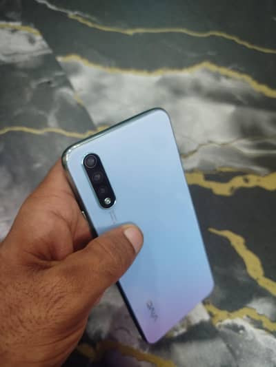 Vivo S1