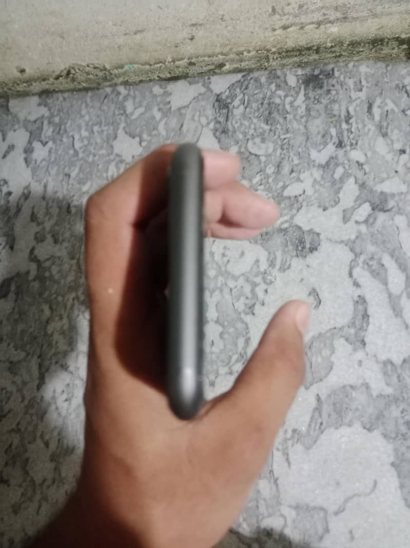 Apple iPhone 11 5